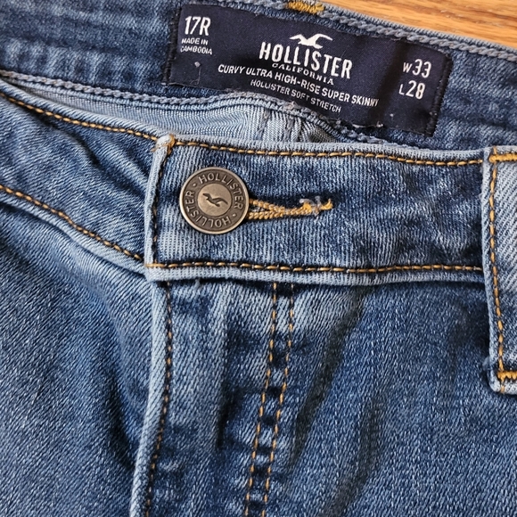 Hollister Curvy Ultra High Rise Super Skinny Distressed Cotton Stretch Jeans(33) - Picture 6 of 7